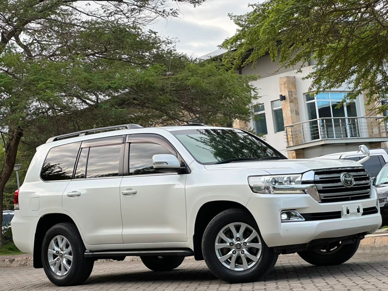 LANDCRUISER